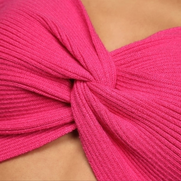 Lulu's In a Twist Magenta Knot-Front Cropped Sweater Size L Large - Picture 5 of 5